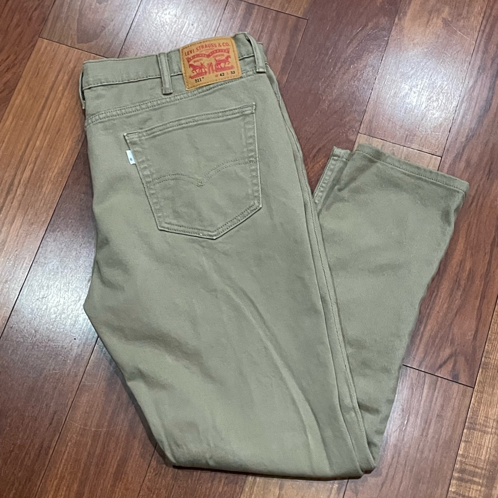 Levi’s size 42!